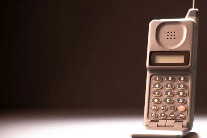 Clam Shell Comeback: The Absolutely Unhinged Reason People Are Spending Four Figures on a Phone That Can't Run Instagram