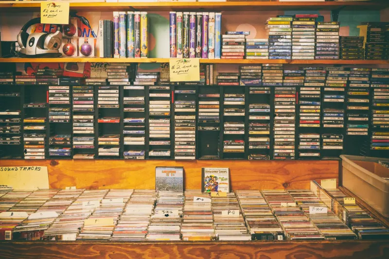 Free Coasters, Premium Prices: The Collectors Hoarding AOL Discs Like They're Made of Gold