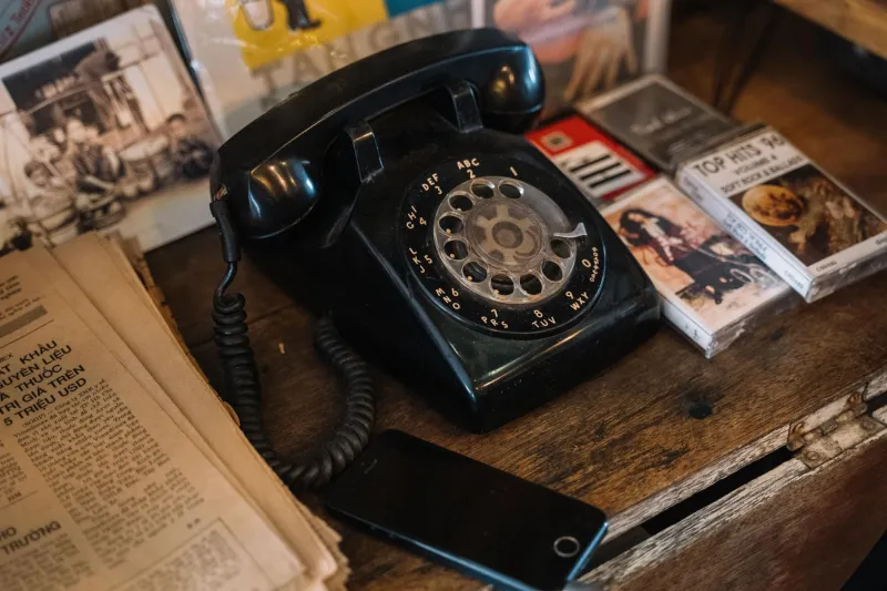 Ring Ring, I Quit: The Radical Weirdos Swapping Their iPhones for Rotary Phones and Loving Every Second of It